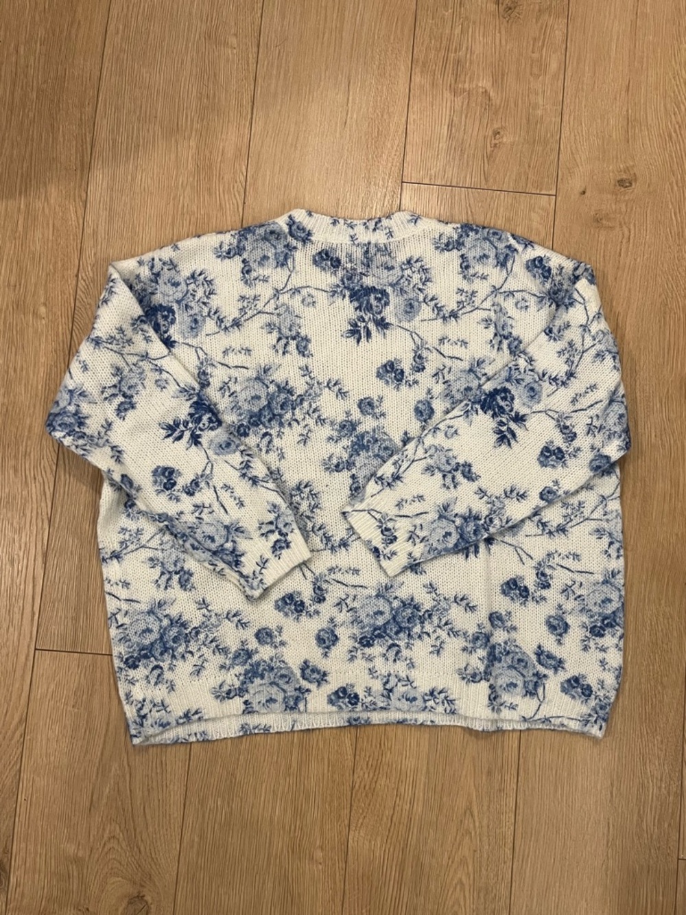Floral Pattern Sweater - Picture 6 of 6